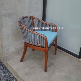 WOOD DINING CHAIR 